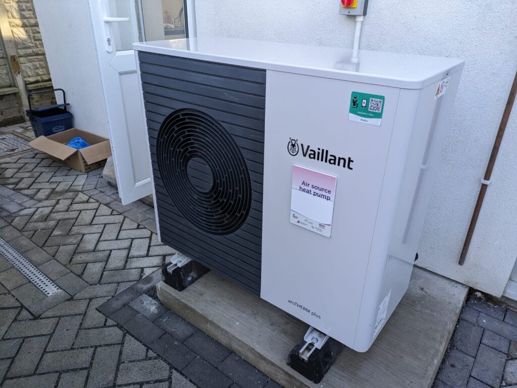 Bomba de calor aerotérmica instalada en vivienda